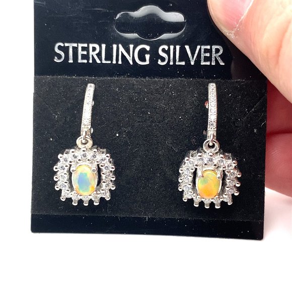Welo Opal 1.55ct Platinum Finish Silver Earrings - Picture 1 of 6